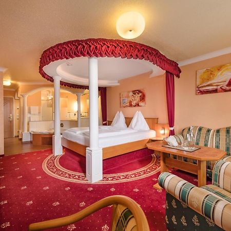 Hotel Winzer Wellness & Kuscheln Sankt Georgen im Attergau Exterior photo