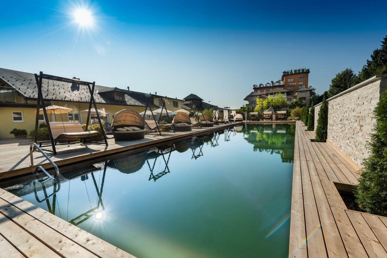 Hotel Winzer Wellness & Kuscheln Sankt Georgen im Attergau Exterior photo