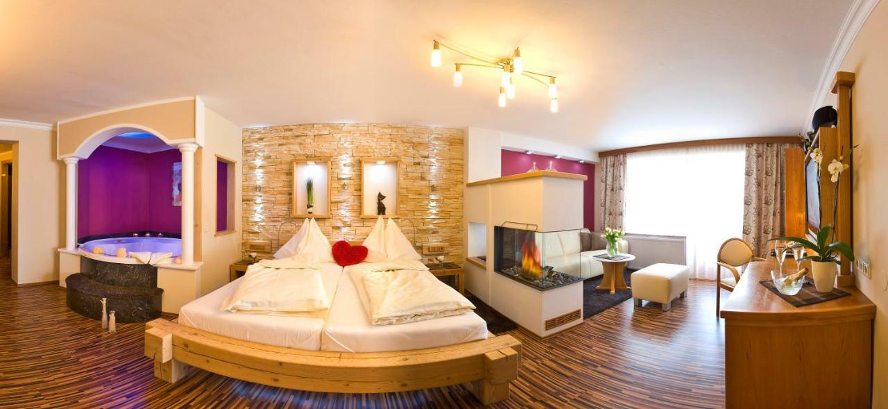 Hotel Winzer Wellness & Kuscheln Sankt Georgen im Attergau Exterior photo