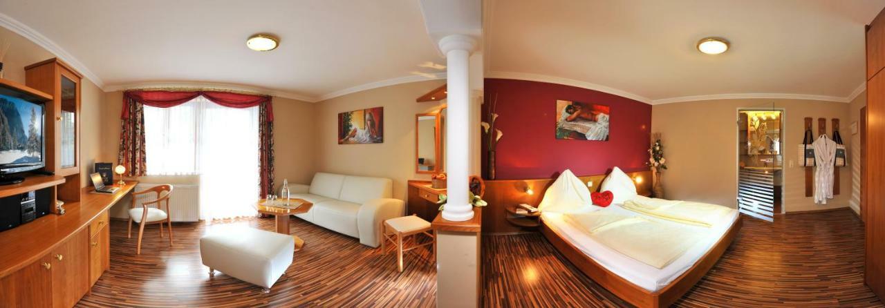 Hotel Winzer Wellness & Kuscheln Sankt Georgen im Attergau Exterior photo