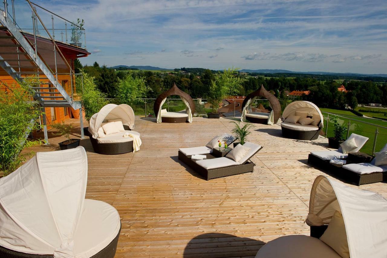 Hotel Winzer Wellness & Kuscheln Sankt Georgen im Attergau Exterior photo