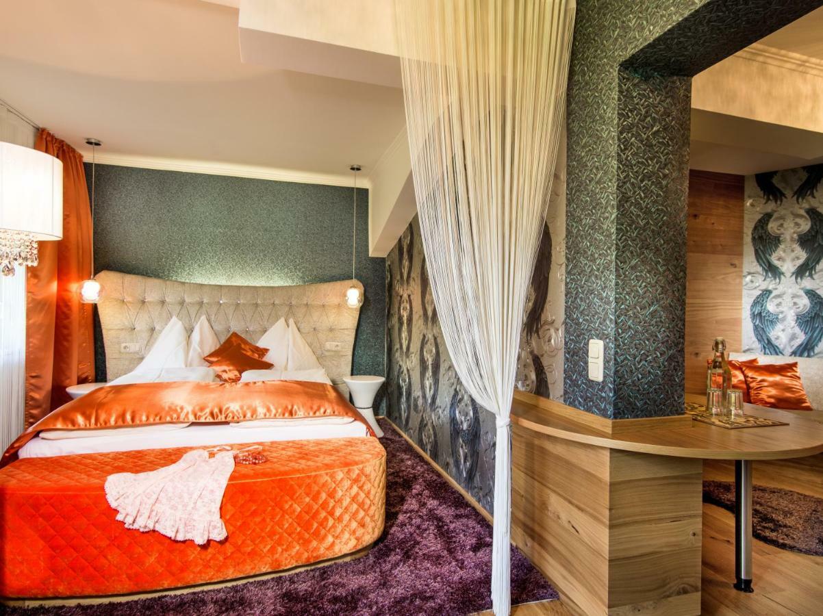 Hotel Winzer Wellness & Kuscheln Sankt Georgen im Attergau Exterior photo