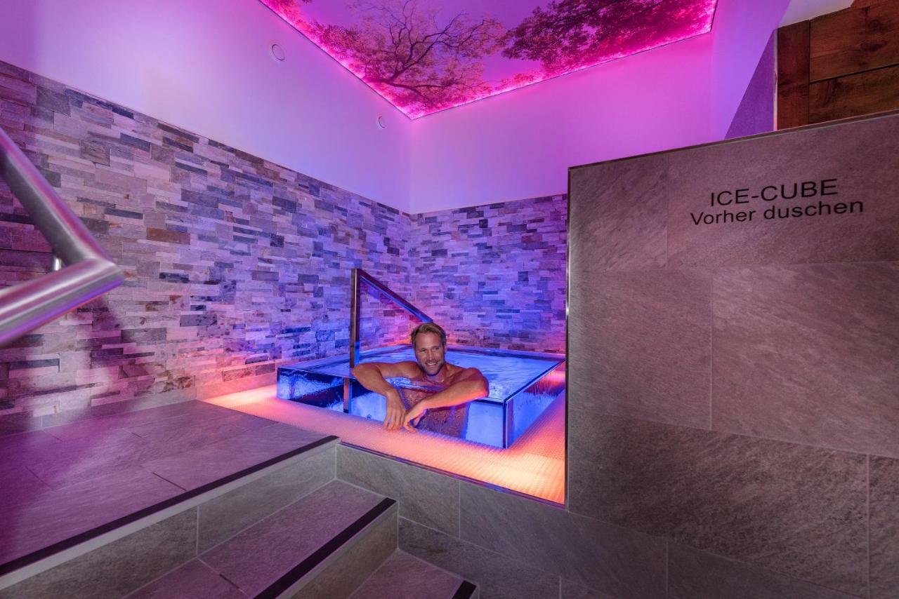 Hotel Winzer Wellness & Kuscheln Sankt Georgen im Attergau Exterior photo